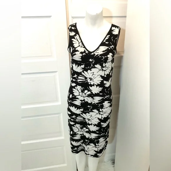 EMPROVED FLORAL DRESS - Picture 4 of 9